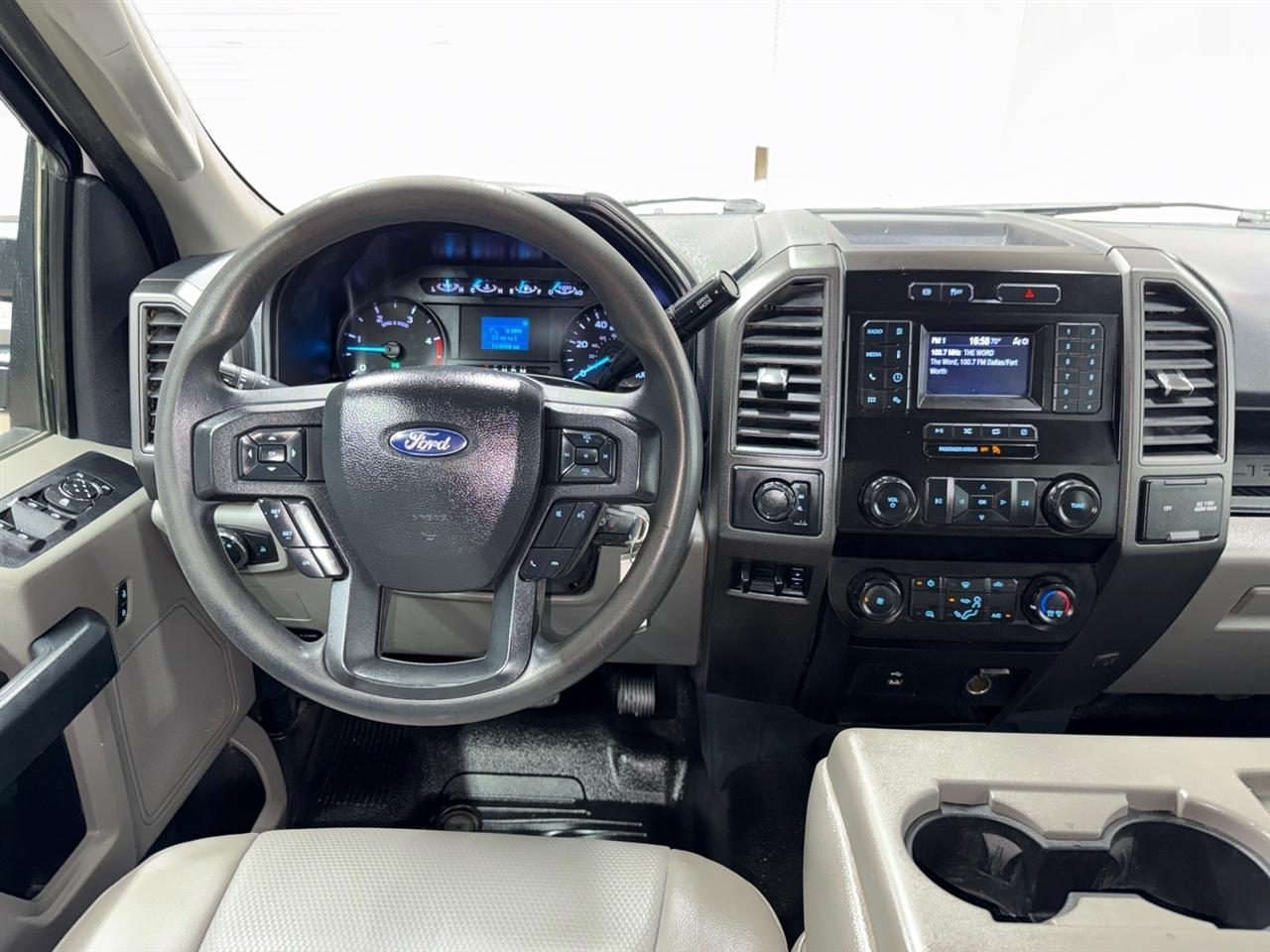 Ford F-350 SD XL Crew Cab Long Bed DRW 4WD 2022