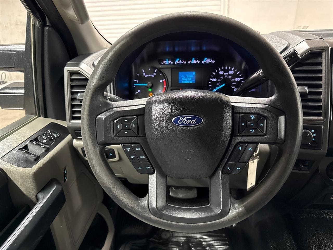 Ford F-350 SD XL Crew Cab Long Bed DRW 4WD 2022