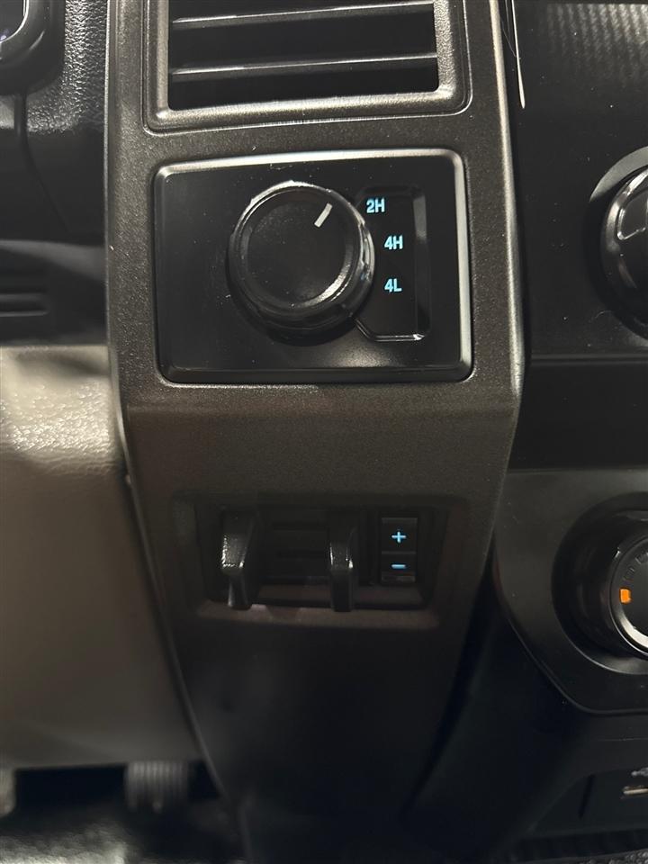 Ford F-350 SD XL Crew Cab Long Bed DRW 4WD 2022