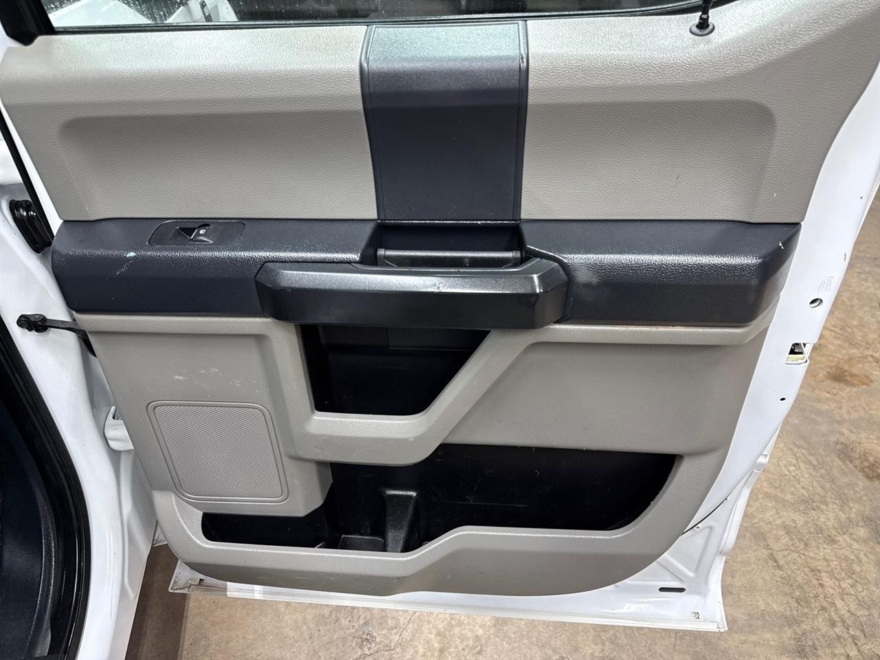 Ford F-350 SD XL Crew Cab Long Bed DRW 4WD 2022