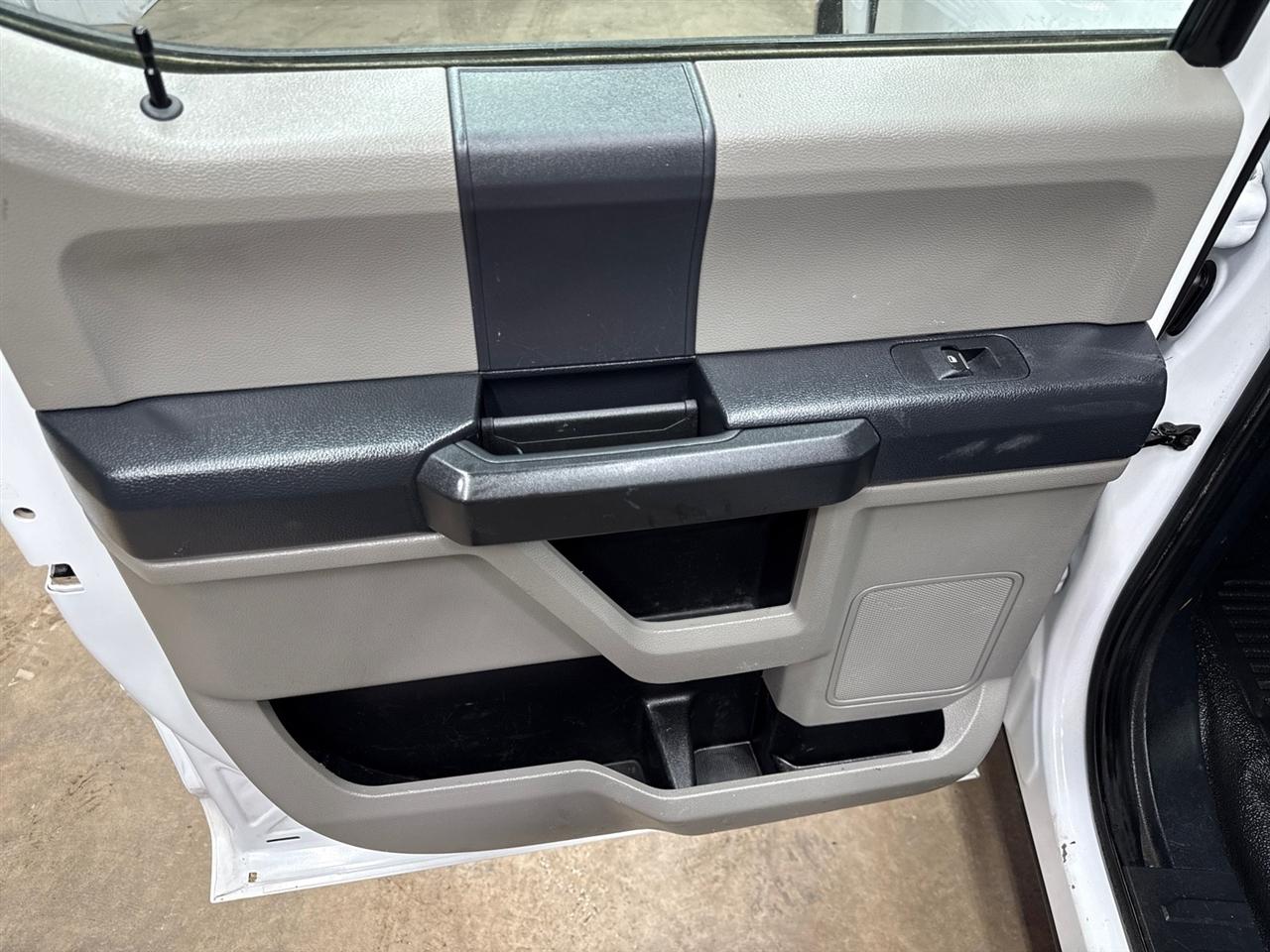 Ford F-350 SD XL Crew Cab Long Bed DRW 4WD 2022