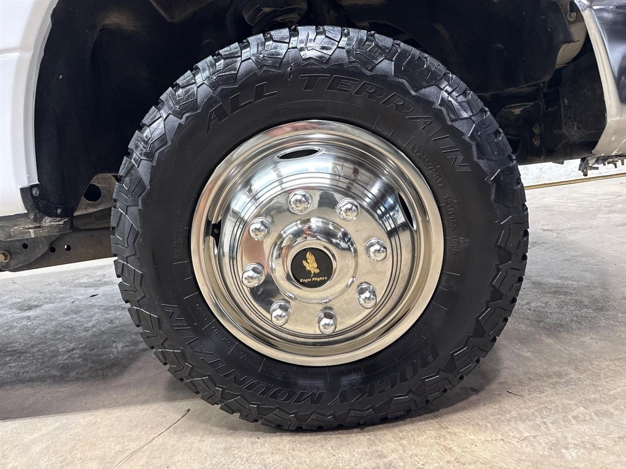 Ford F-350 SD XL Crew Cab Long Bed DRW 4WD 2022