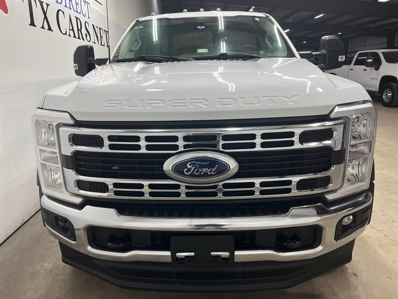 Ford F-550 Crew Cab DRW 4WD 2024