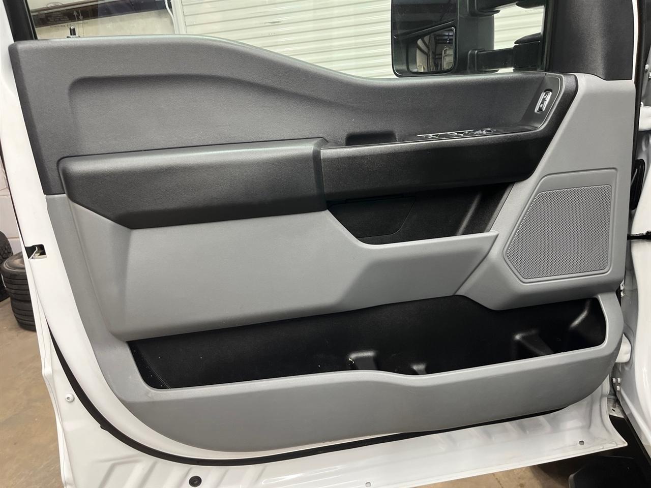 Ford F-550 Crew Cab DRW 4WD 2024