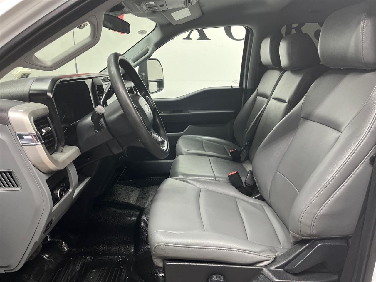 Ford F-550 Crew Cab DRW 4WD 2024