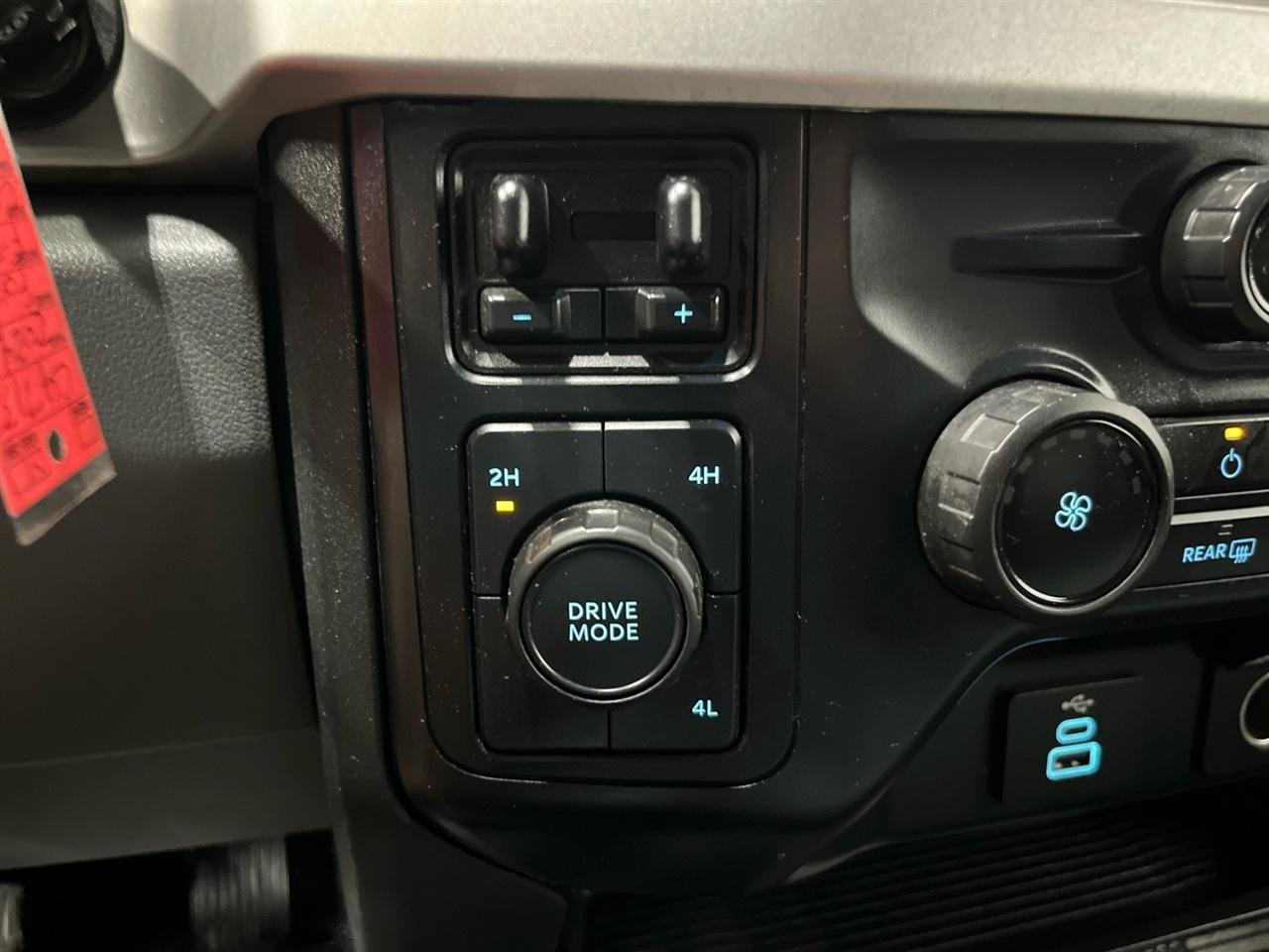 Ford F-550 Crew Cab DRW 4WD 2024
