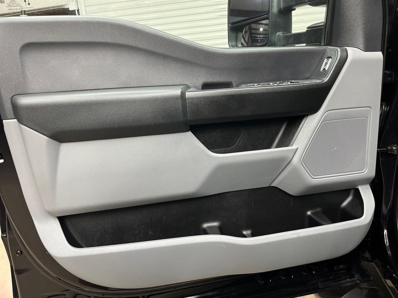 Ford F-550 Crew Cab DRW 4WD 2024