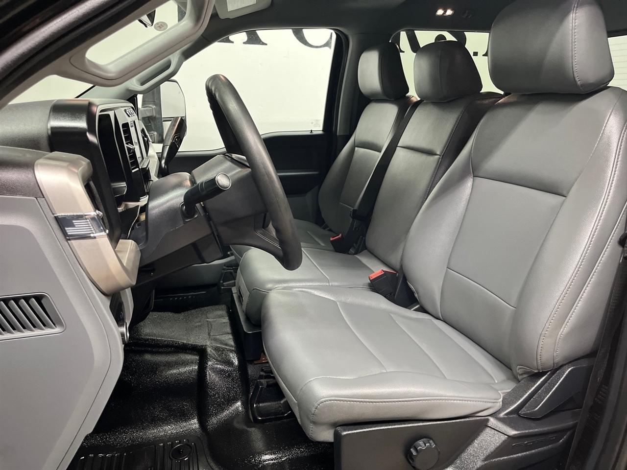 Ford F-550 Crew Cab DRW 4WD 2024