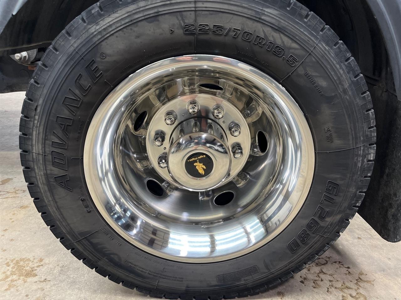 Ford F-550 Crew Cab DRW 4WD 2024