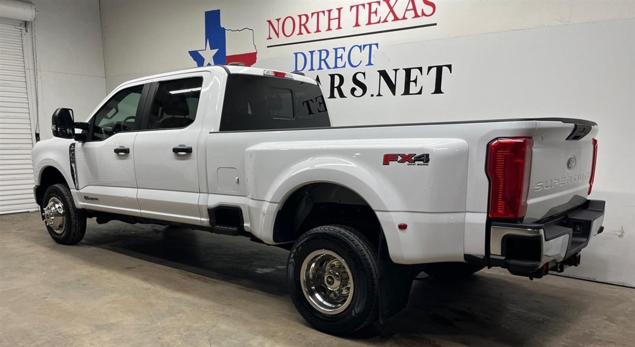 Ford F-350 SD Platinum Crew Cab Long Box 4WD DRW 2023