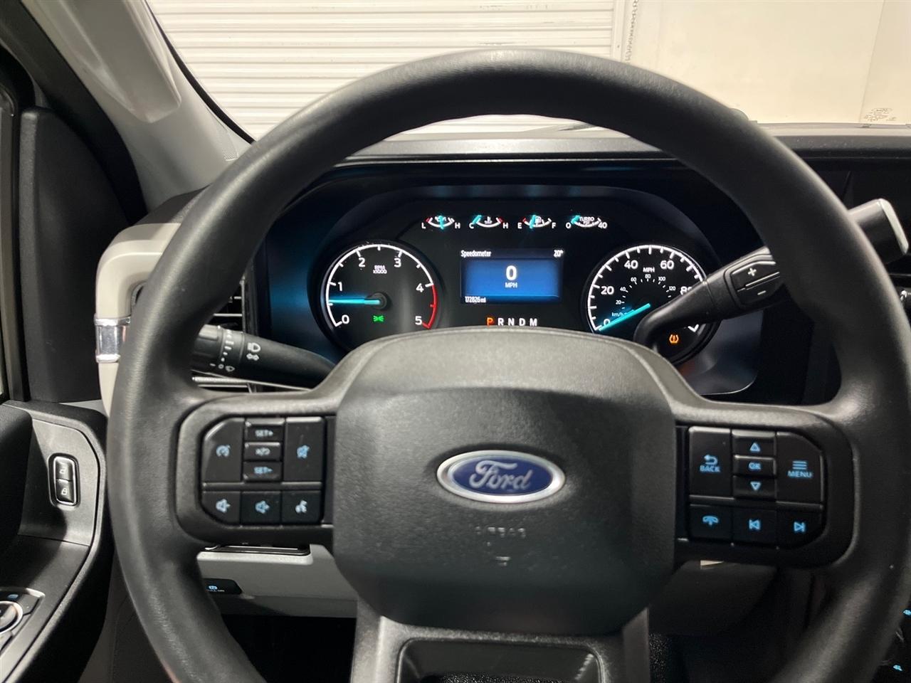 Ford F-350 SD Platinum Crew Cab Long Box 4WD DRW 2023