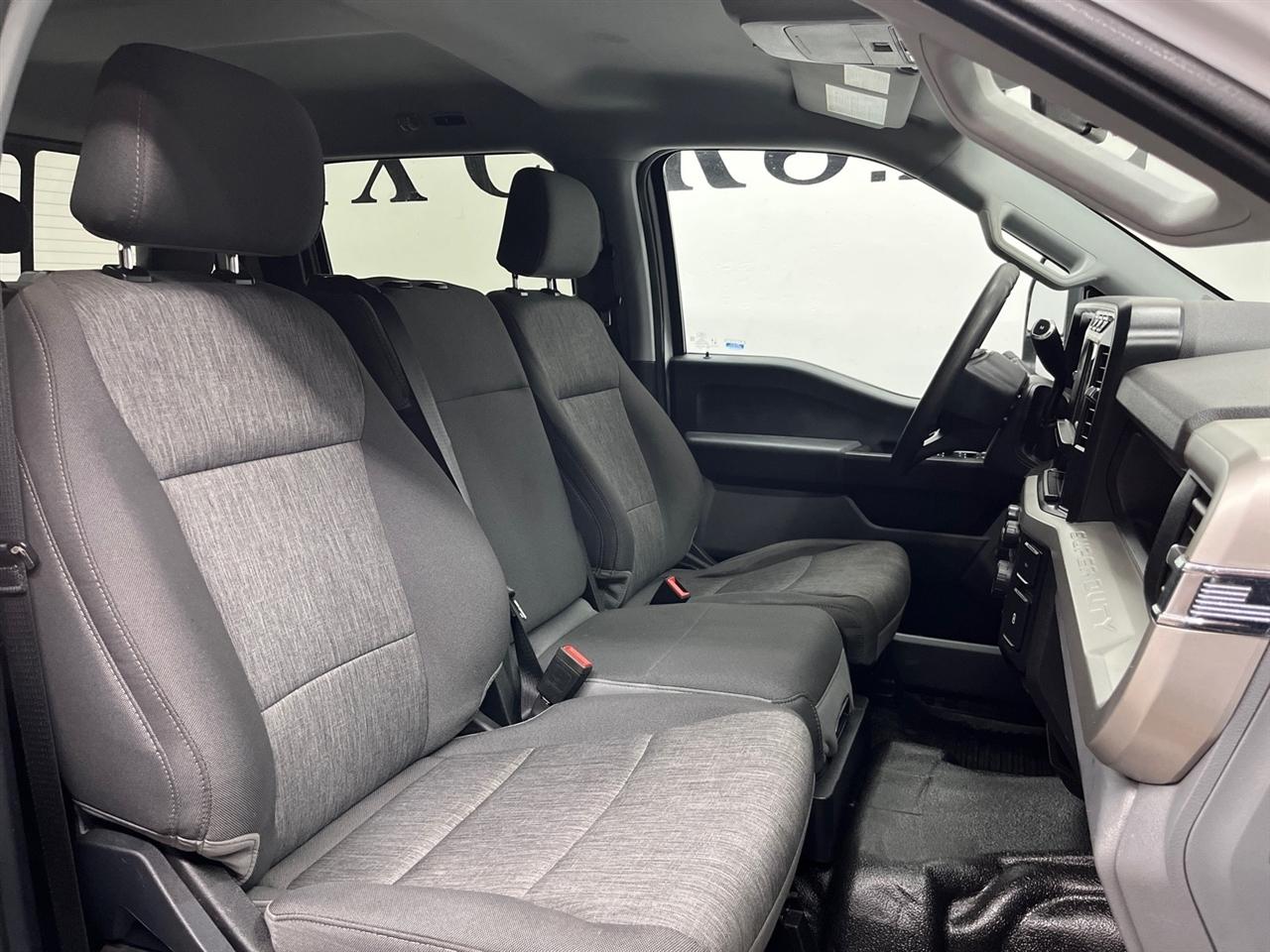Ford F-350 SD Platinum Crew Cab Long Box 4WD DRW 2023