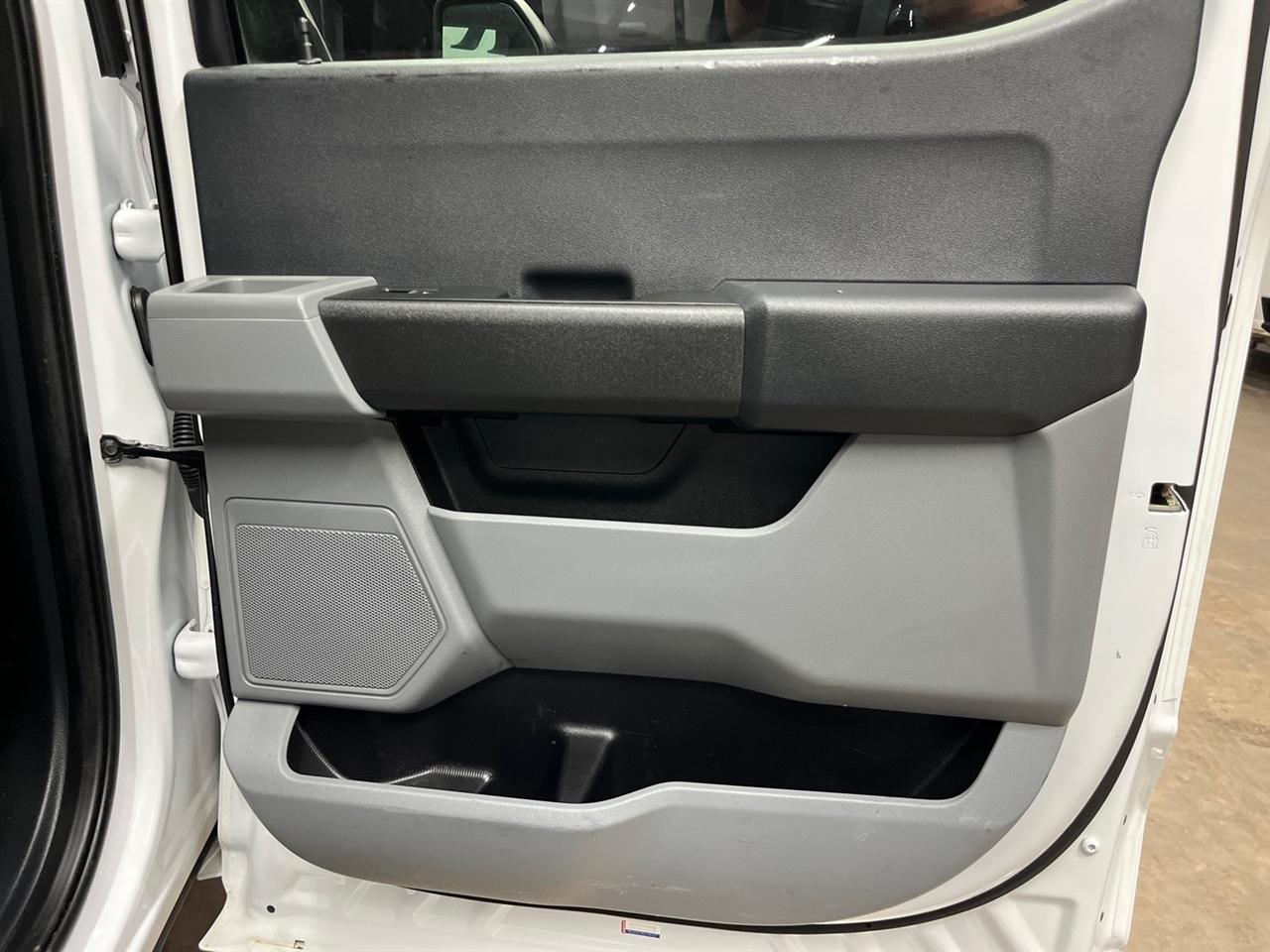 Ford F-350 SD Platinum Crew Cab Long Box 4WD DRW 2023