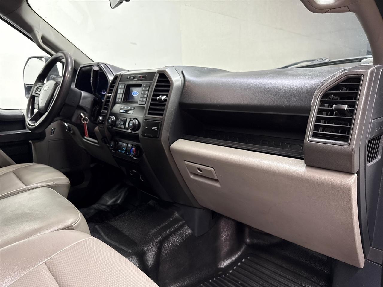 Ford F-550 Crew Cab DRW 4WD 2022