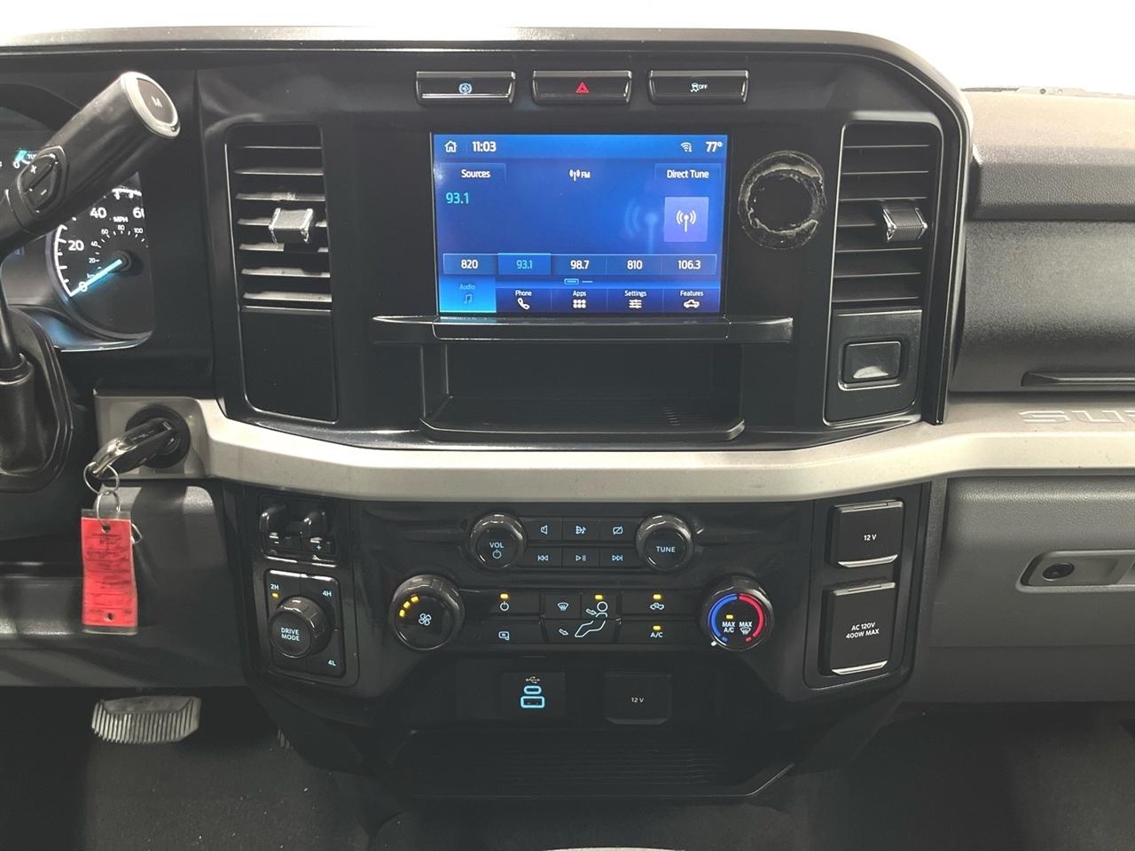 Ford F-350 SD XLT Crew Cab Long Bed DRW 4WD 2024