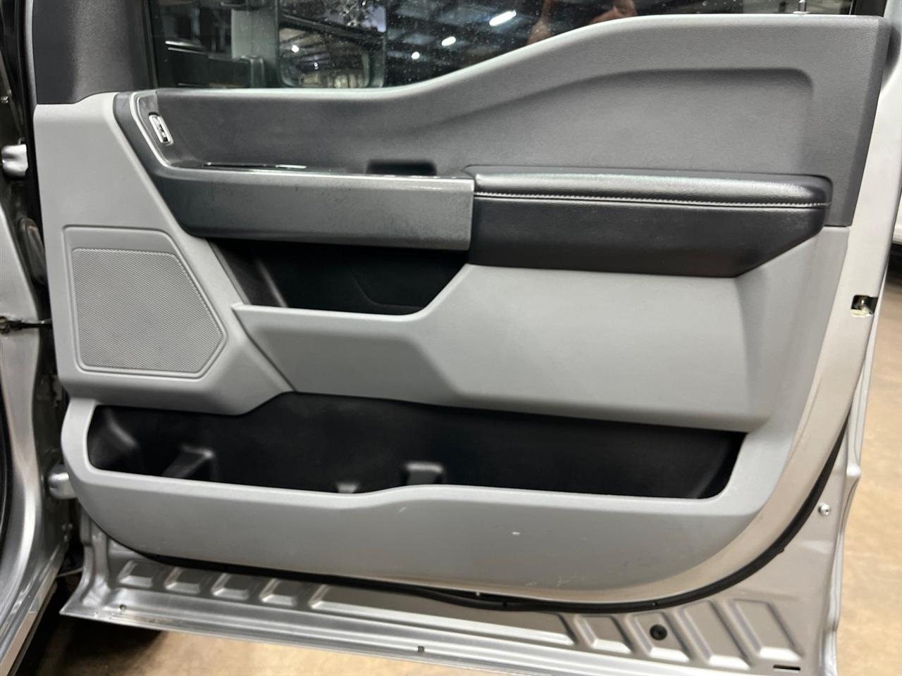 Ford F-350 SD XLT Crew Cab Long Bed DRW 4WD 2024