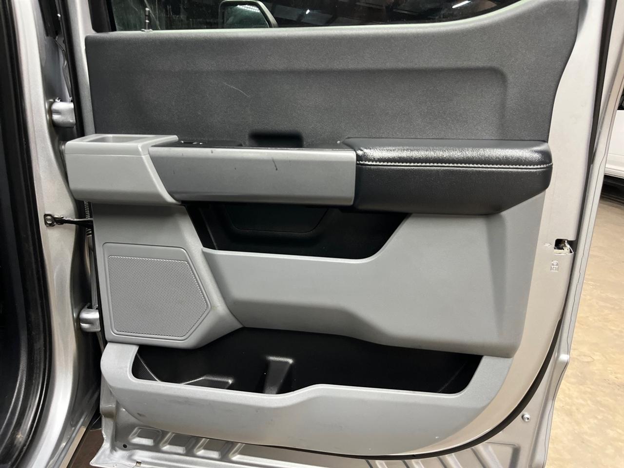 Ford F-350 SD XLT Crew Cab Long Bed DRW 4WD 2024