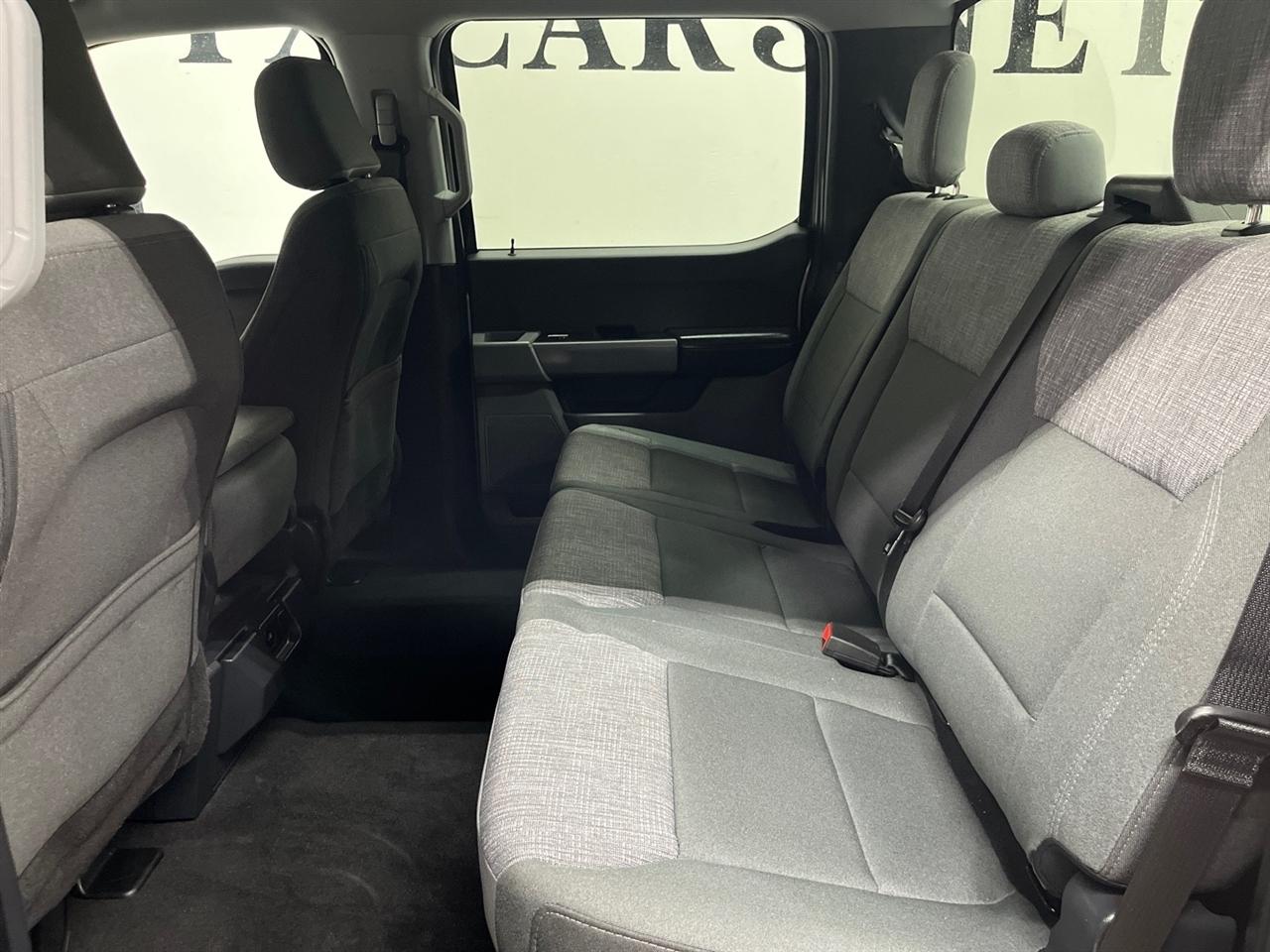 Ford F-350 SD XLT Crew Cab Long Bed DRW 4WD 2024