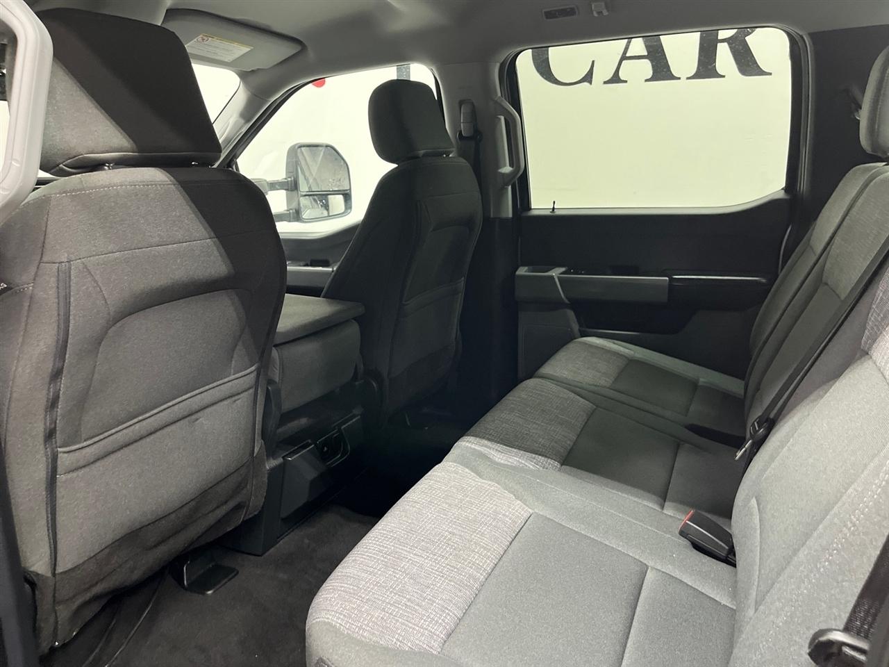 Ford F-350 SD XLT Crew Cab Long Bed DRW 4WD 2024