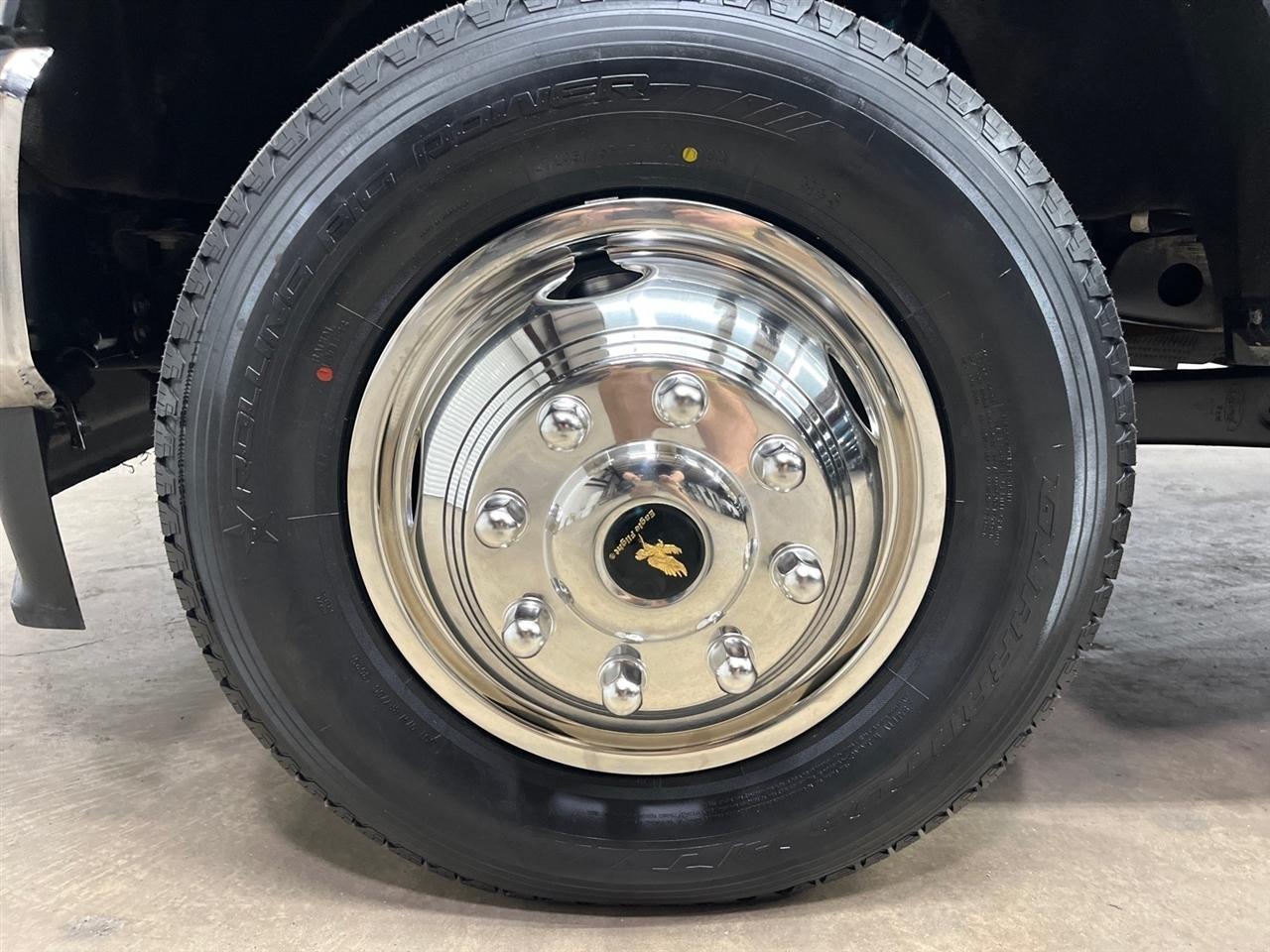 Ford F-350 SD XLT Crew Cab Long Bed DRW 4WD 2024