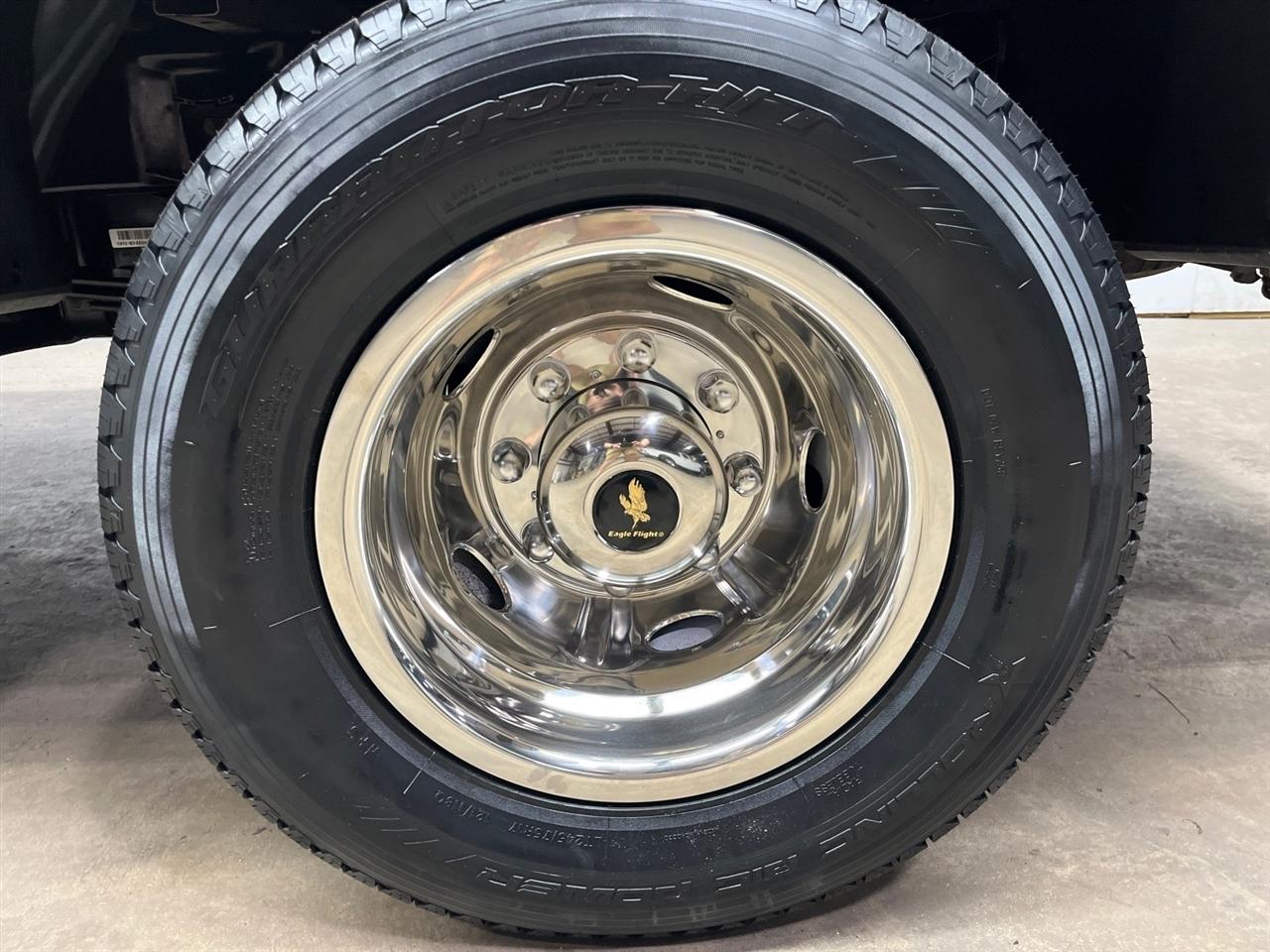 Ford F-350 SD XLT Crew Cab Long Bed DRW 4WD 2024