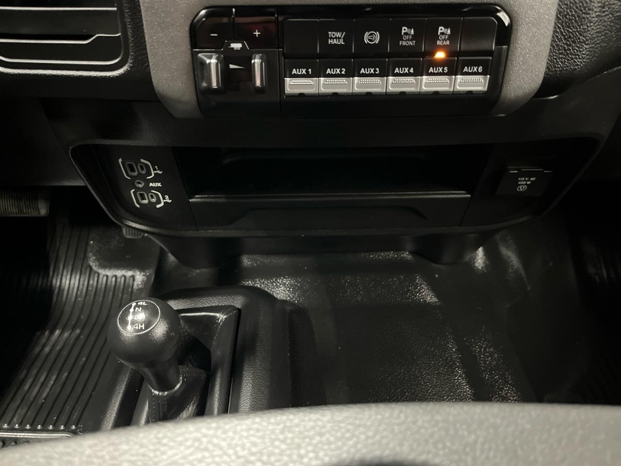 RAM 3500 Tradesman Crew Cab 4WD DRW 2023