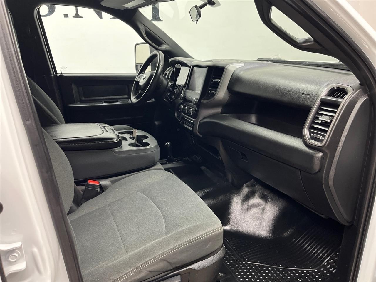 RAM 3500 Tradesman Crew Cab 4WD DRW 2023