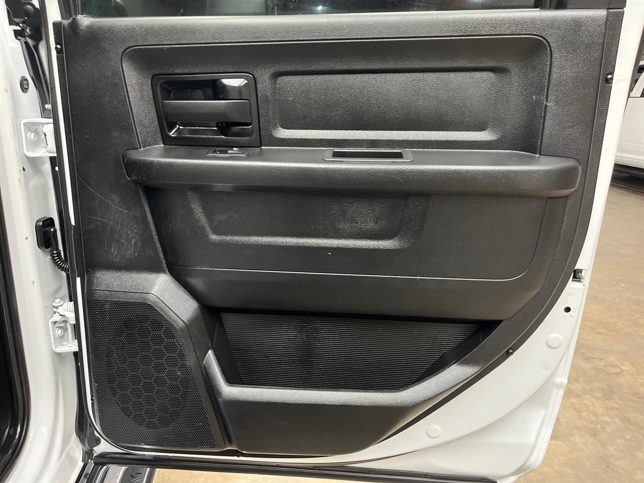 RAM 3500 Tradesman Crew Cab 4WD DRW 2023