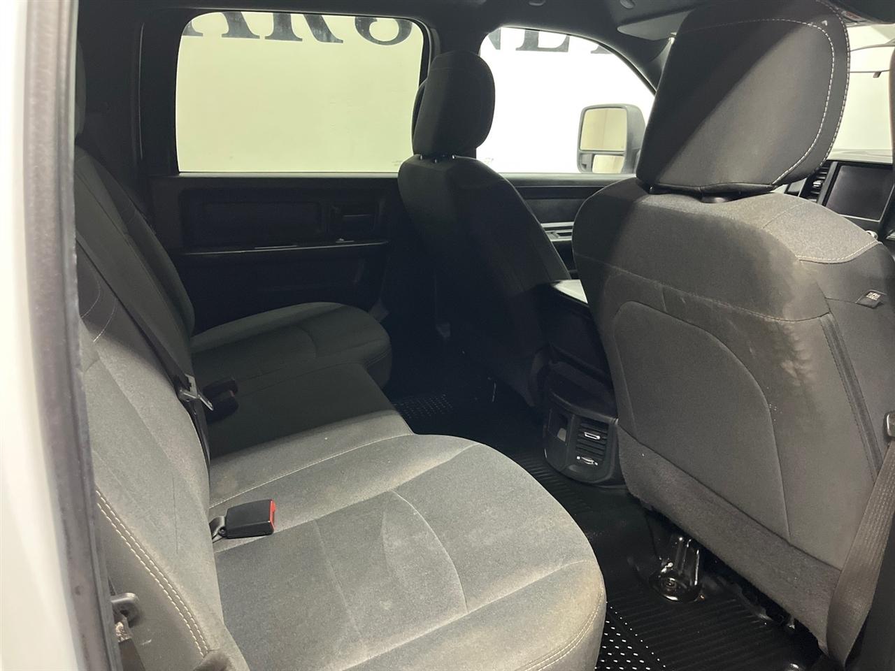 RAM 3500 Tradesman Crew Cab 4WD DRW 2023