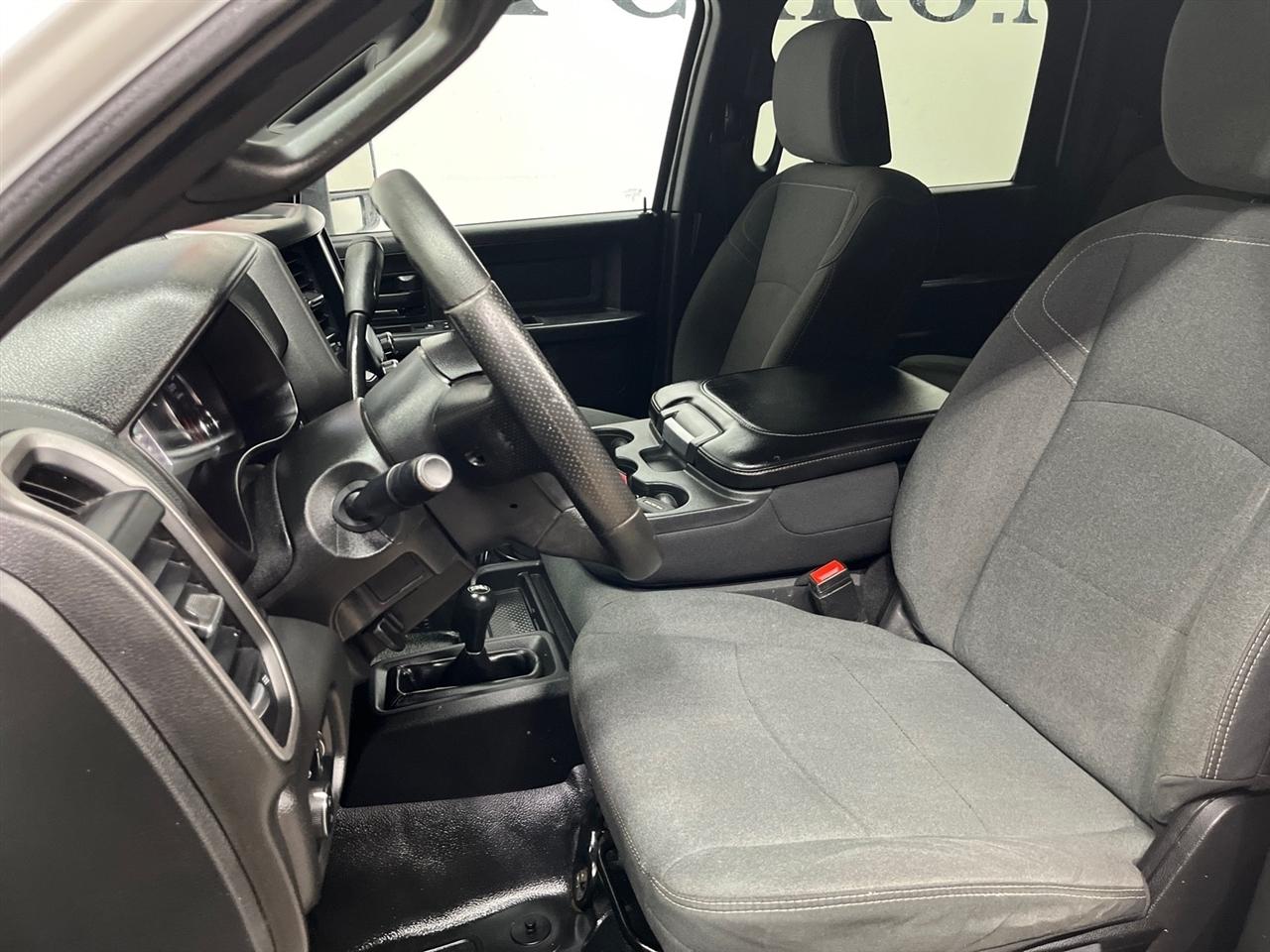 RAM 3500 Tradesman Crew Cab 4WD DRW 2023