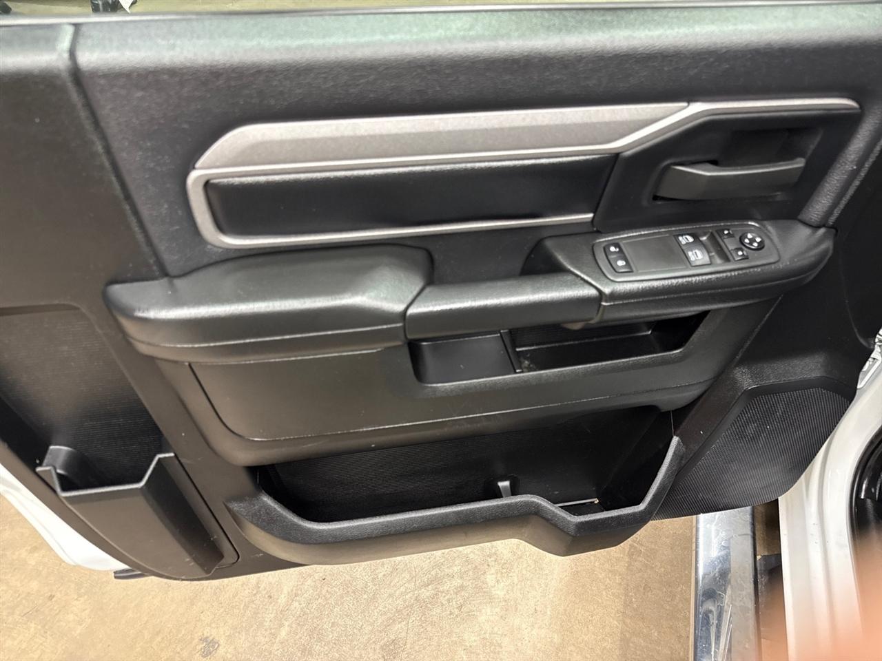 RAM 3500 Regular Cab 4WD DRW 2022