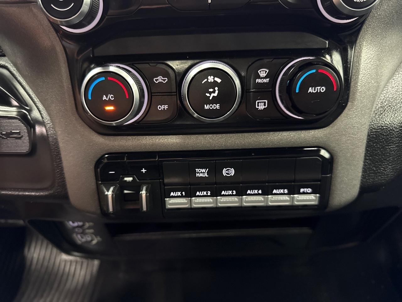 RAM 3500 Regular Cab 4WD DRW 2022