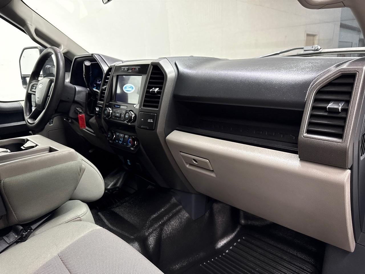 Ford F-350 SD King Ranch Crew Cab Long Bed DRW 4WD 2022