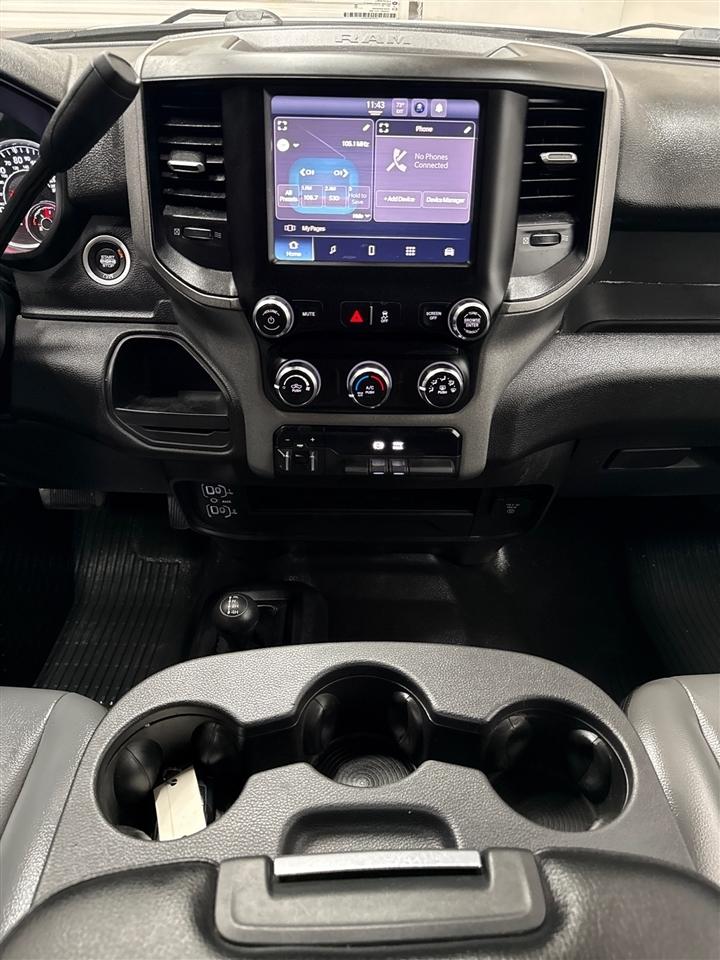 RAM 3500 Tradesman Crew Cab 4WD DRW 2024