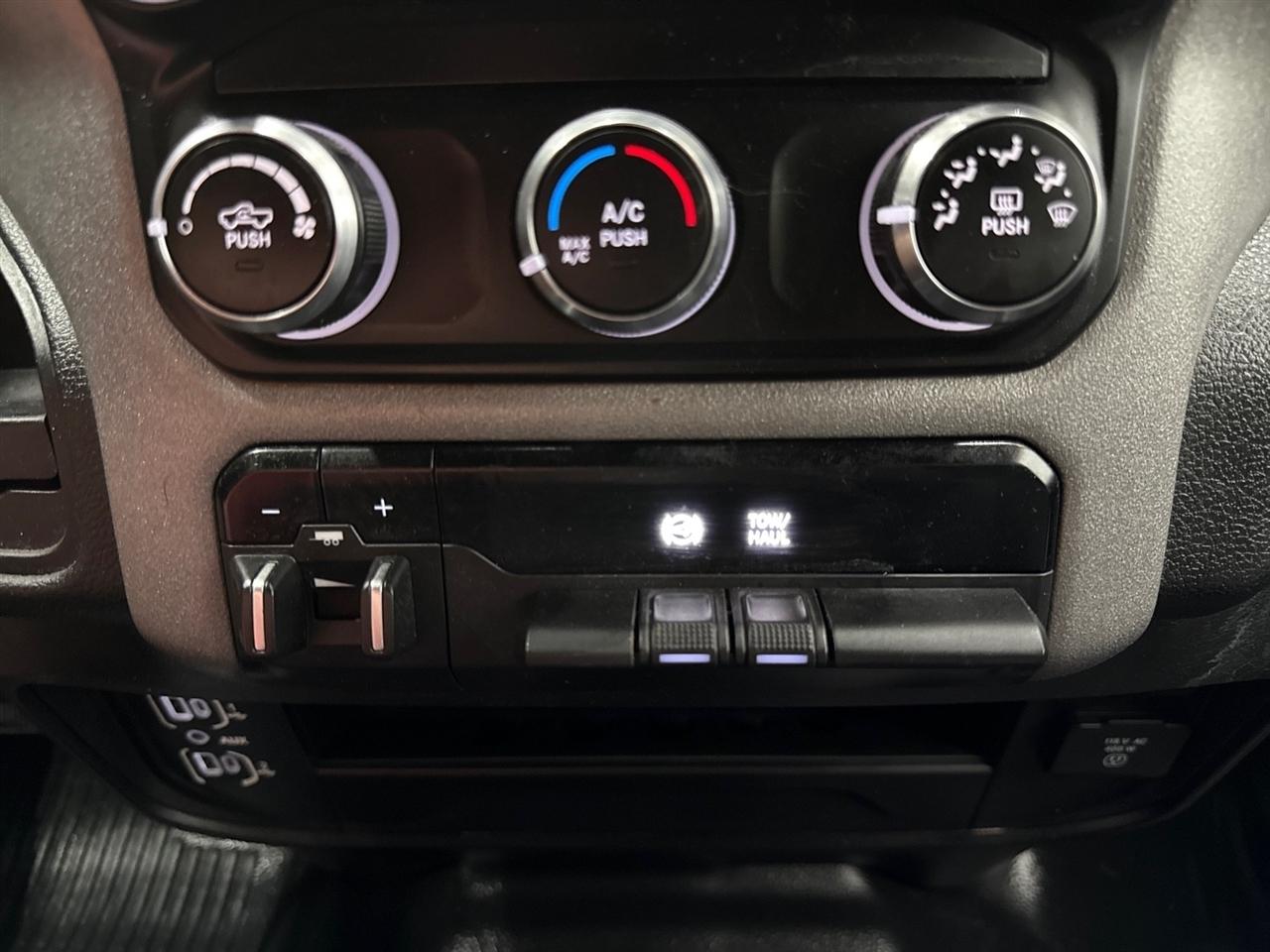 RAM 3500 Tradesman Crew Cab 4WD DRW 2024