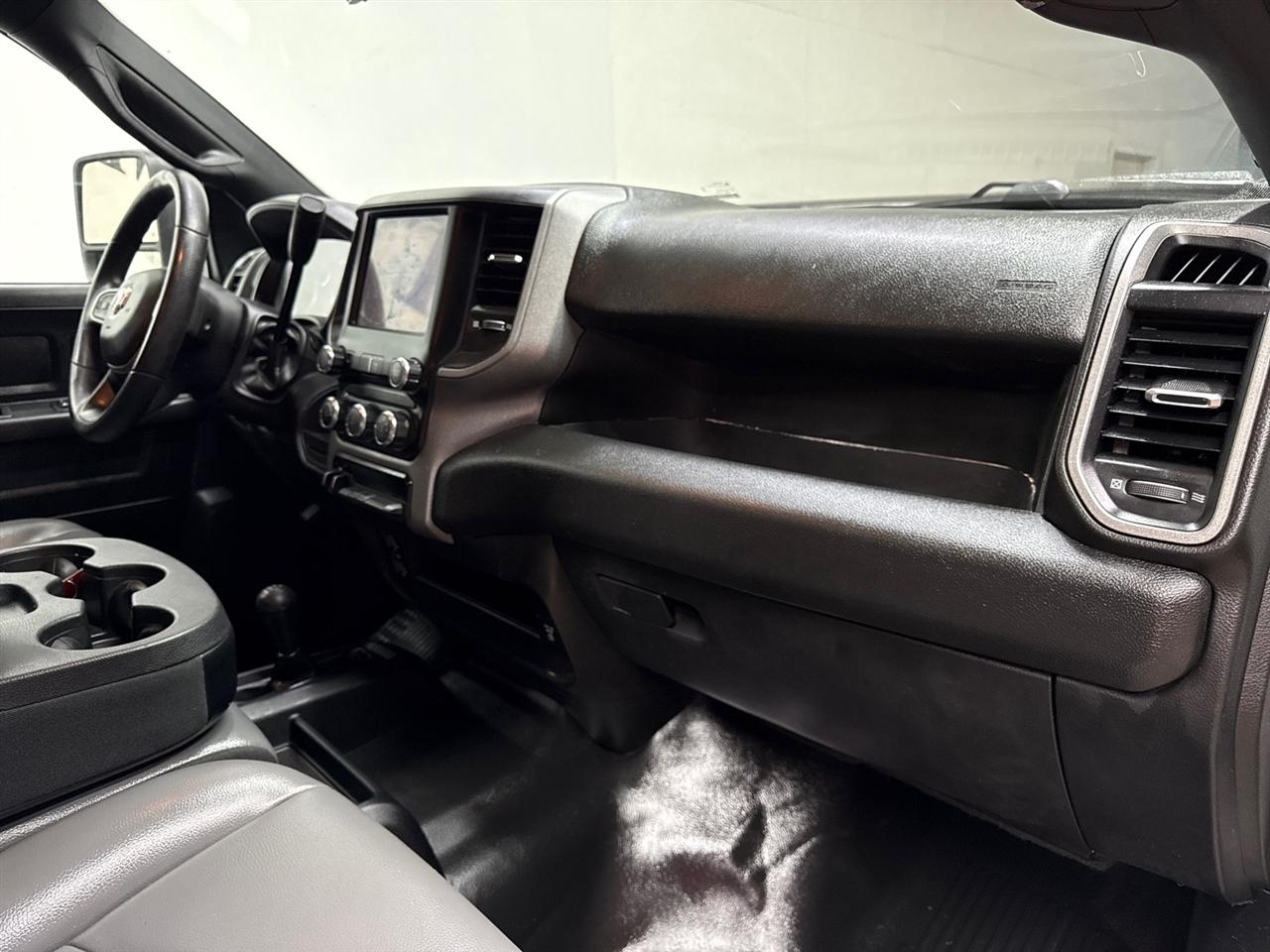 RAM 3500 Tradesman Crew Cab 4WD DRW 2024