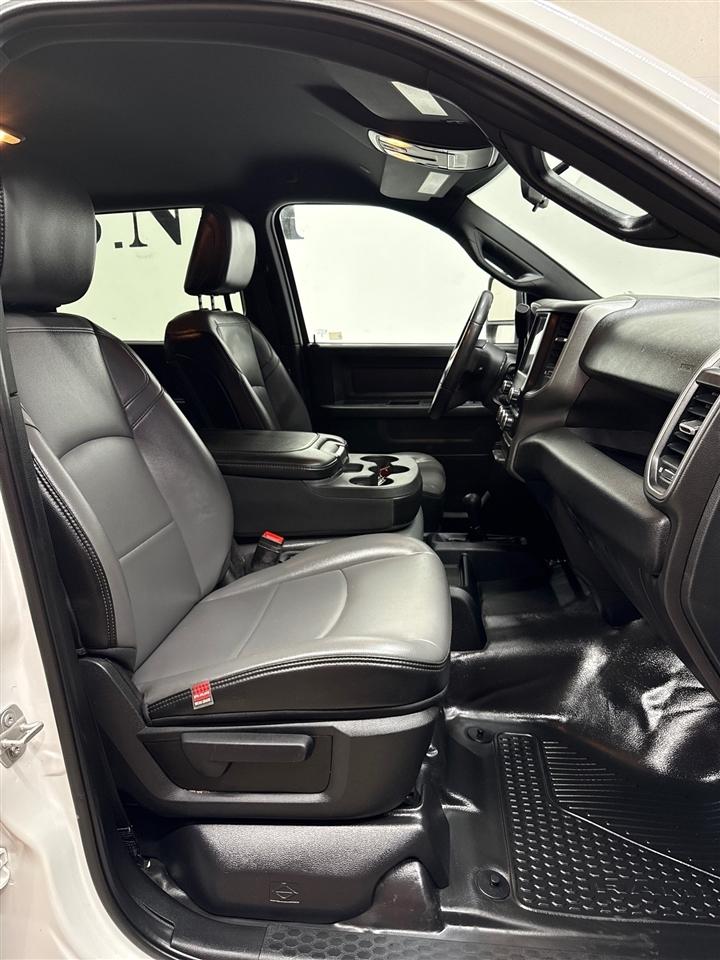 RAM 3500 Tradesman Crew Cab 4WD DRW 2024