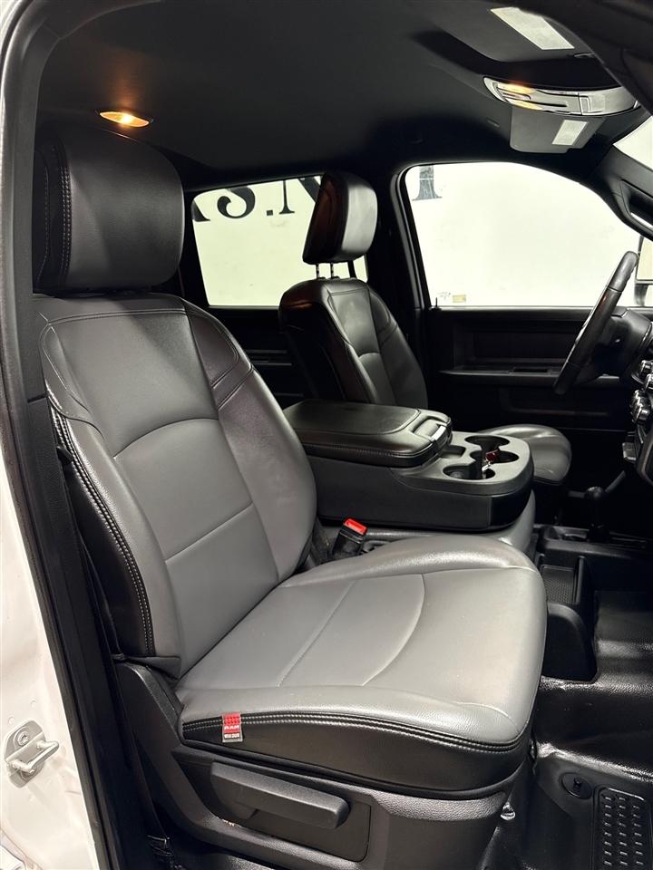 RAM 3500 Tradesman Crew Cab 4WD DRW 2024
