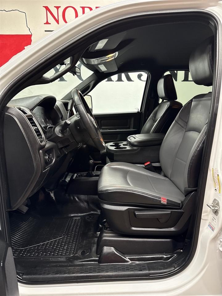 RAM 3500 Tradesman Crew Cab 4WD DRW 2024