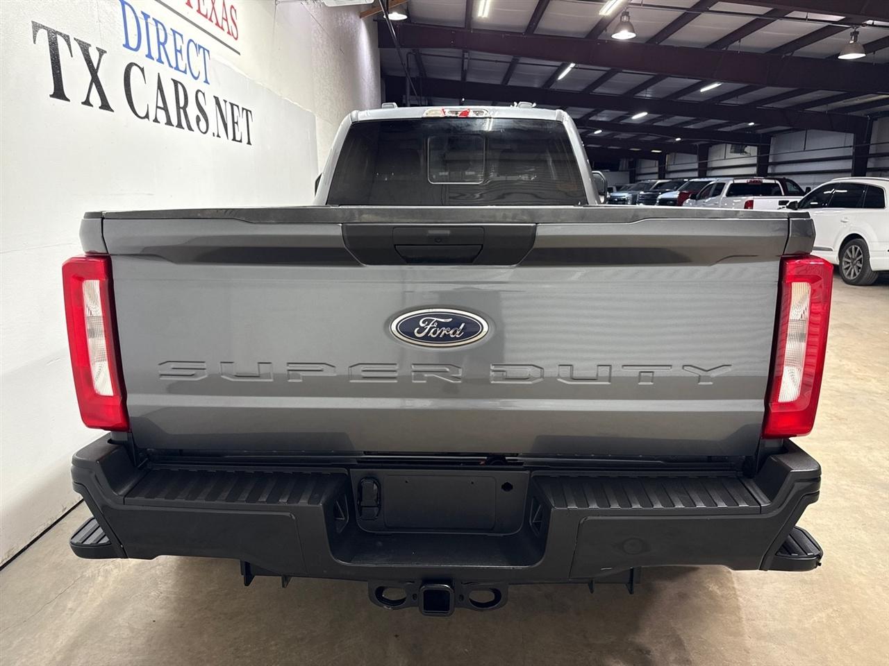 Ford F-350 SD XL Crew Cab Long Bed DRW 4WD 2024