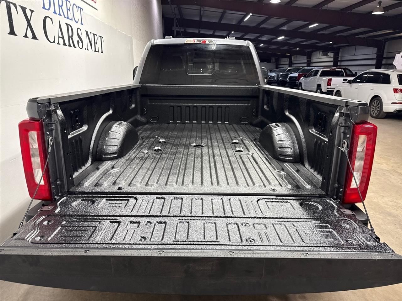 Ford F-350 SD XL Crew Cab Long Bed DRW 4WD 2024