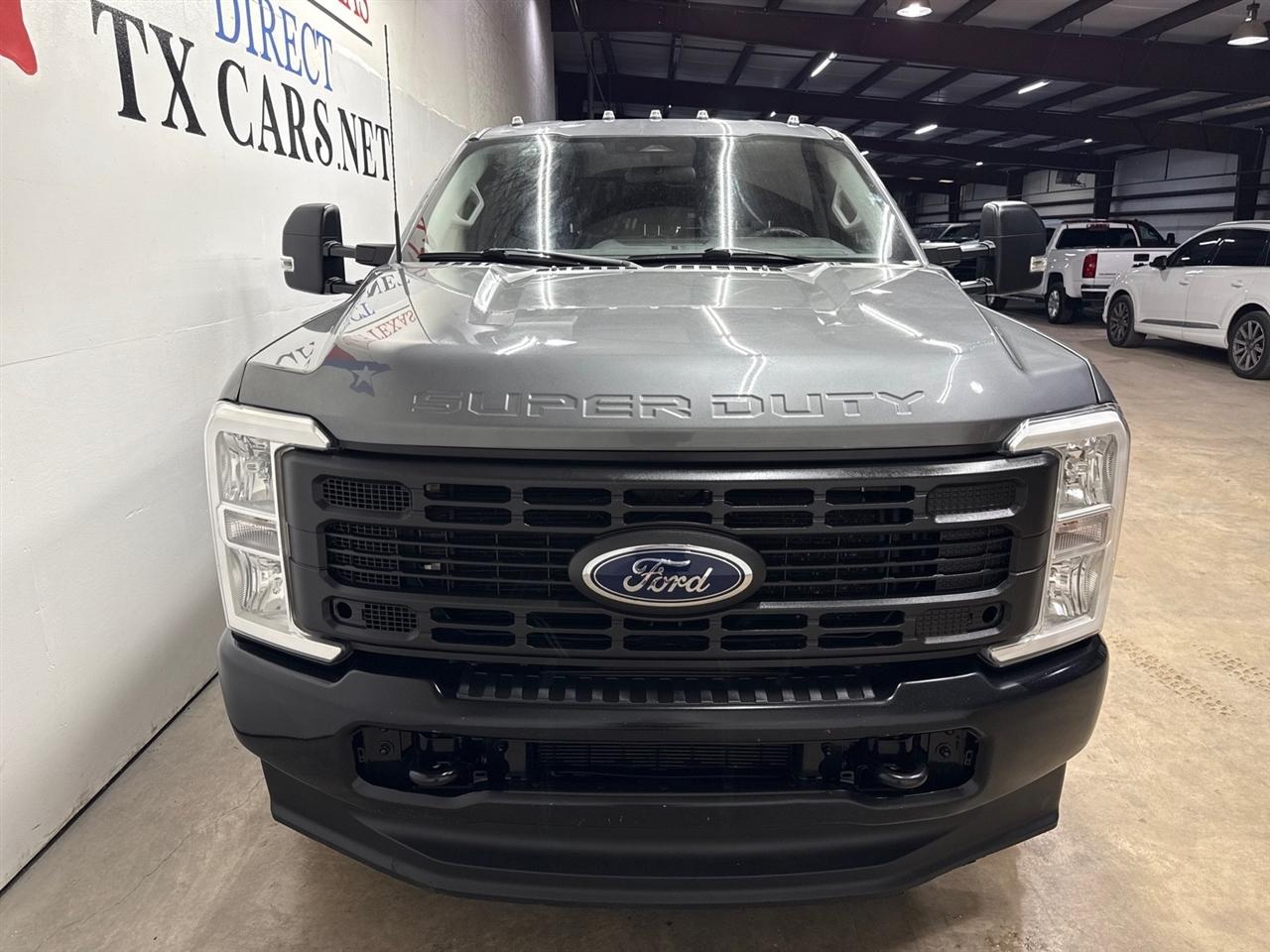 Ford F-350 SD XL Crew Cab Long Bed DRW 4WD 2024