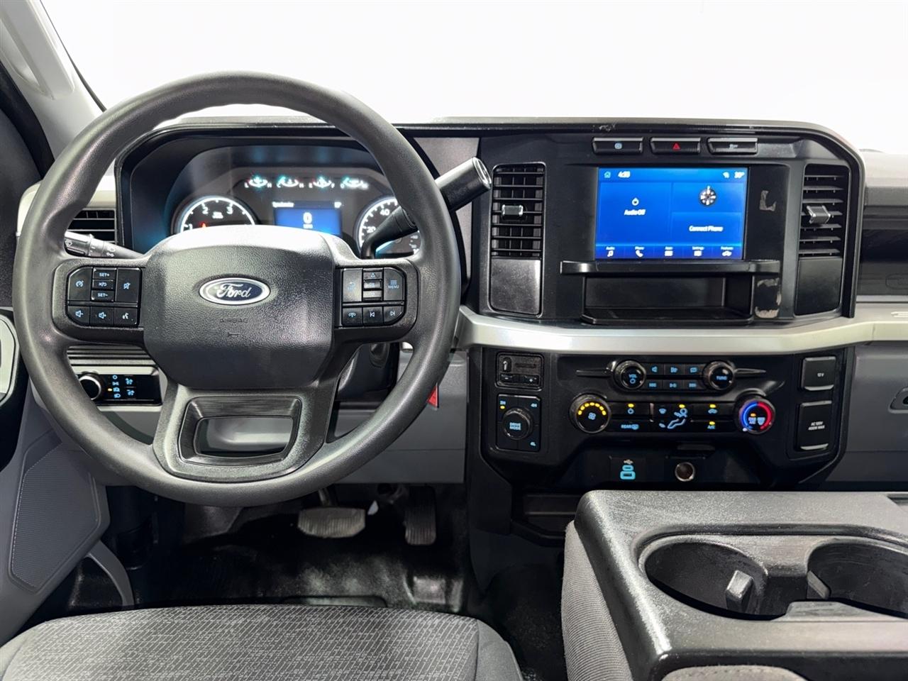 Ford F-350 SD XL Crew Cab Long Bed DRW 4WD 2024