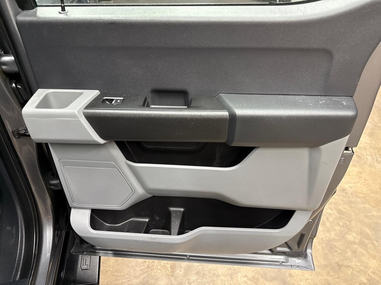 Ford F-350 SD XL Crew Cab Long Bed DRW 4WD 2024