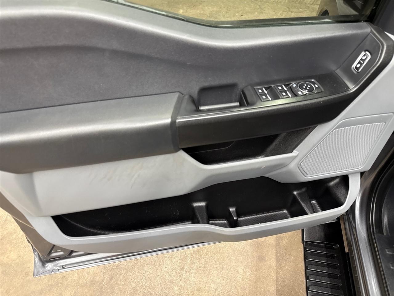 Ford F-350 SD XL Crew Cab Long Bed DRW 4WD 2024