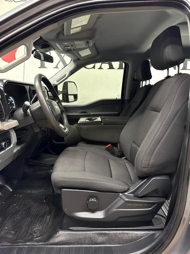 Ford F-350 SD XL Crew Cab Long Bed DRW 4WD 2024