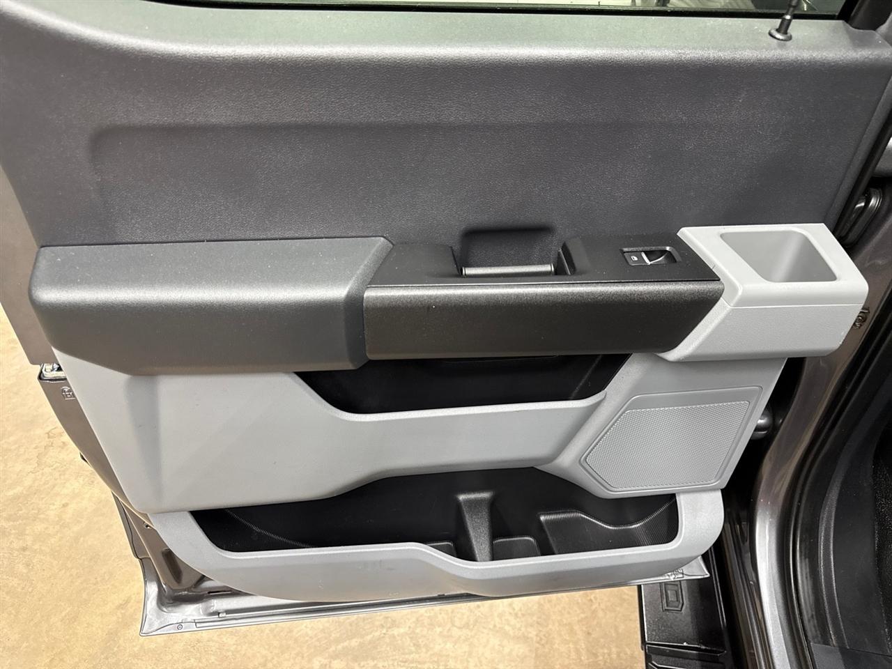 Ford F-350 SD XL Crew Cab Long Bed DRW 4WD 2024