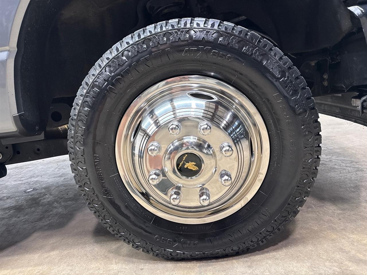 Ford F-350 SD XL Crew Cab Long Bed DRW 4WD 2024