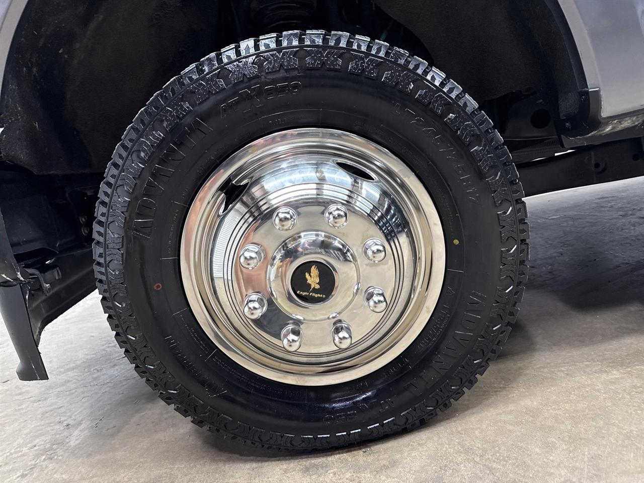 Ford F-350 SD XL Crew Cab Long Bed DRW 4WD 2024