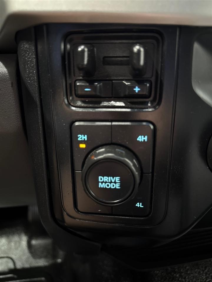 Ford F-350 SD Platinum Crew Cab Long Box 4WD DRW 2024